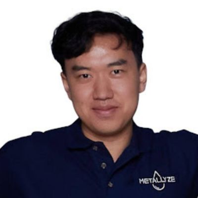Headshot of Terry Zhang